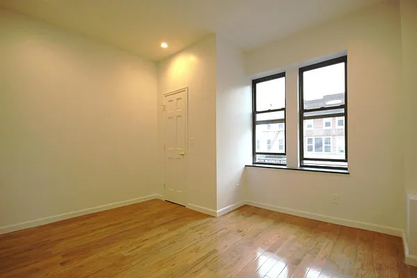 Rented by Oxford Property Group | media 12