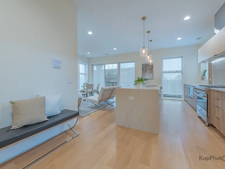 2110 W Washington Blvd #2 — Photo 8