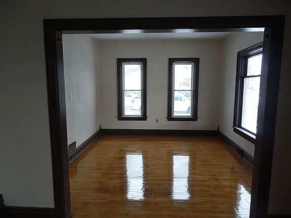 4th image of 1305 Prescott St