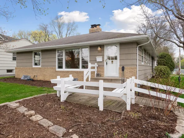 5945 Saint Johns Ave, Edina, MN 55424