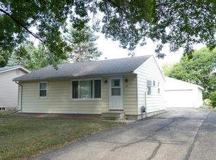 1145 Lakeview Ave, Windom, MN 56101