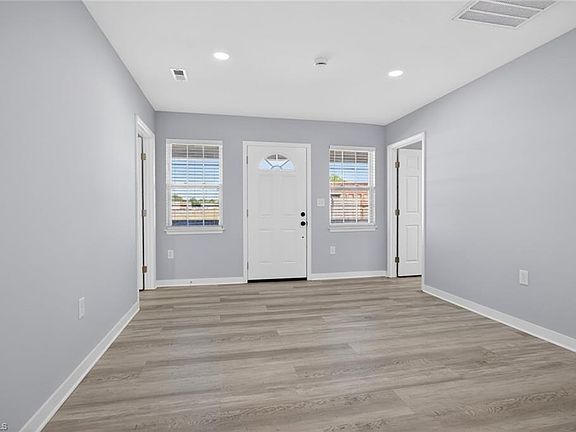 5th image of 718 James St