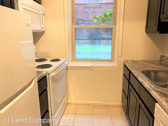 4th image of 305 N Negley Ave #8760346