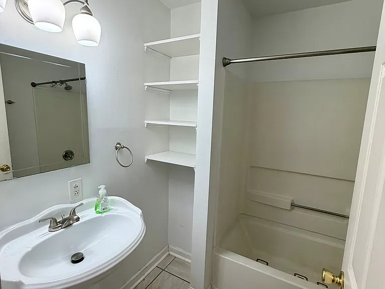 65 Race St #1 — Photo 5