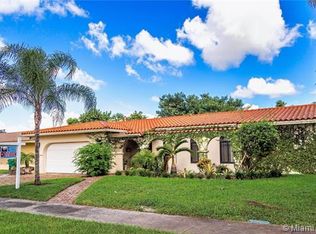7413 Loch Ness Dr, Miami Lakes, FL 33014