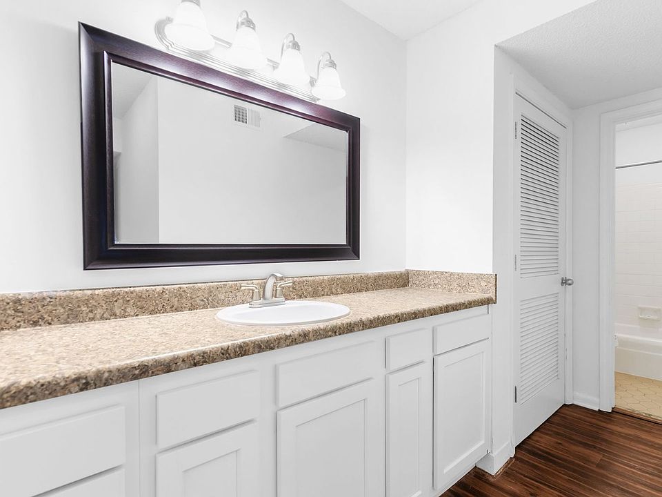 1st image of 1608-1620 14th Ave S #2W