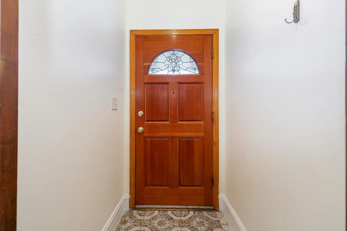 2 bed, 1375 sqft, $2,750 — Photo 1