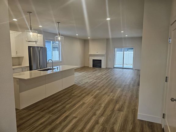 5th image of 4716 Ravenwood Dr