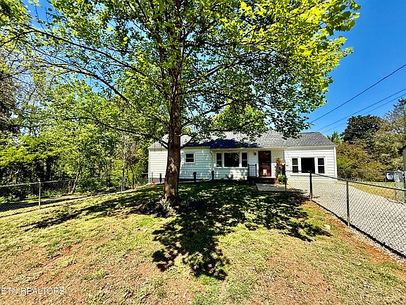 2nd image of 1110 Scott Rd