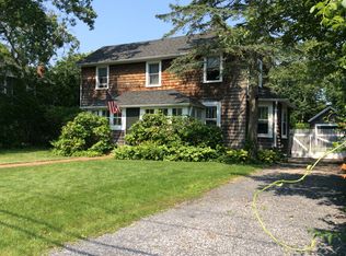 27 New Jersey Ave, Bellport, NY 11713