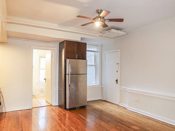 2nd image of 7533 N Hoyne Ave #G