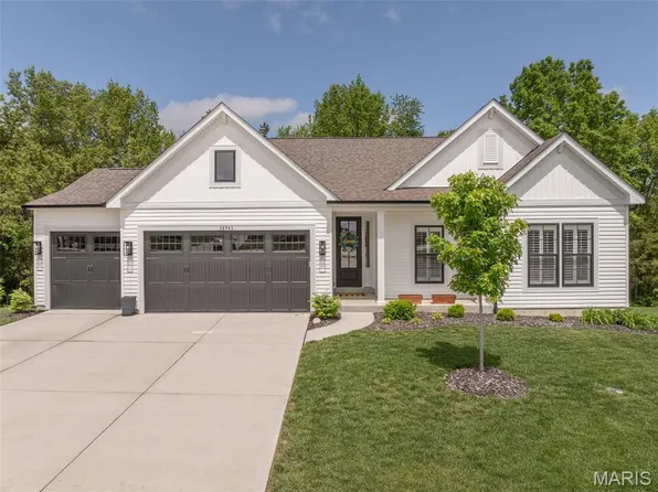 28943 Old Court Dr, Foristell, MO 63348