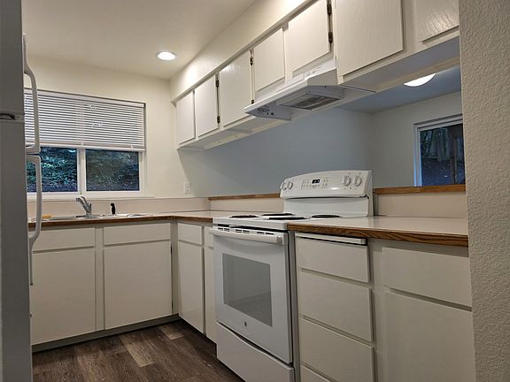 5th image of 8134 212th St SW #A