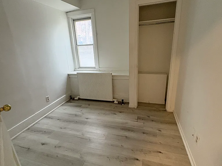 220 Gordon St — Photo 3