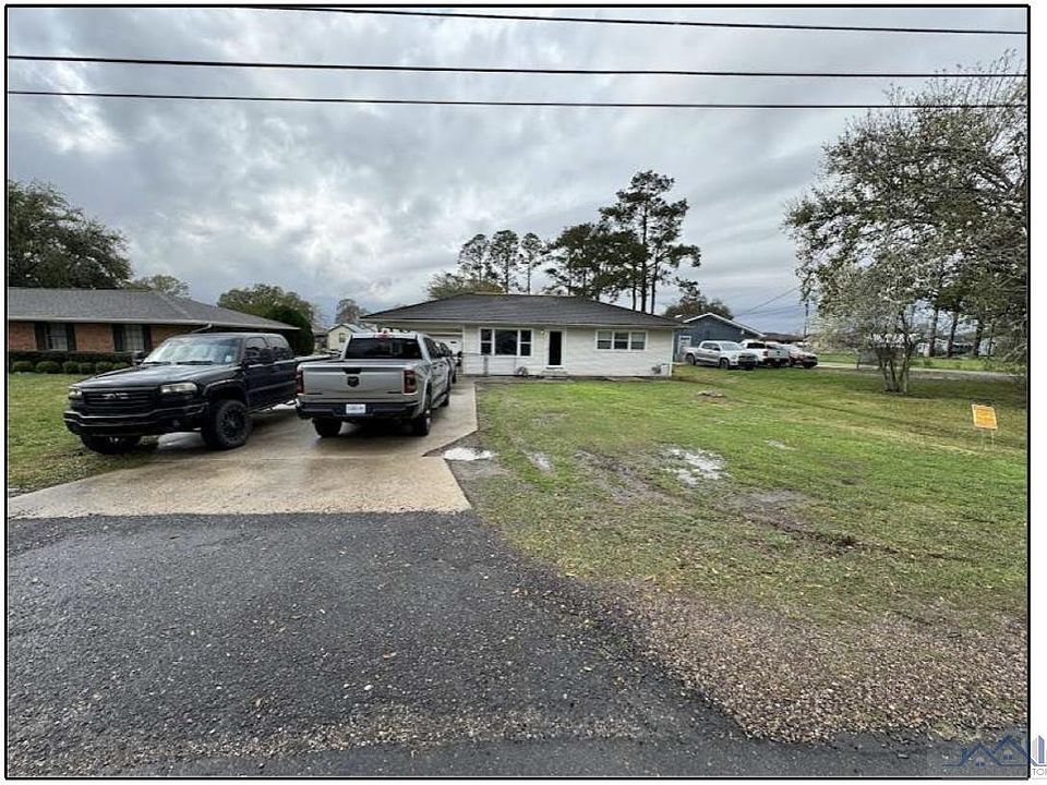 1st image of 502 Brule Rd