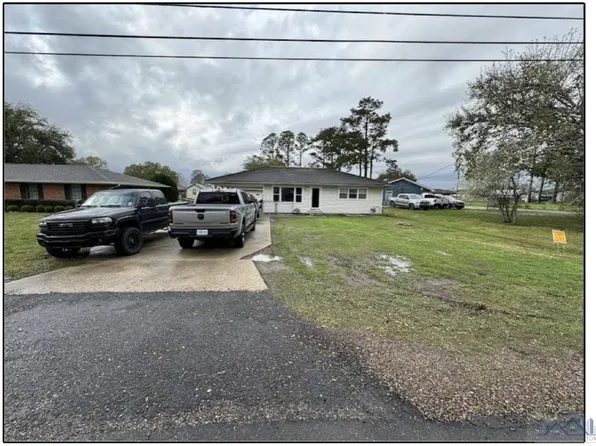 502 Brule Rd, Labadieville, LA 70372