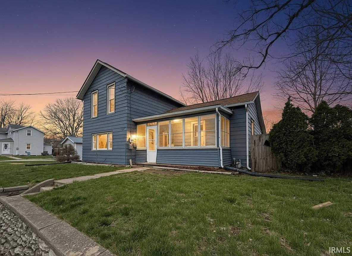 1208 W Quincy St photo 1