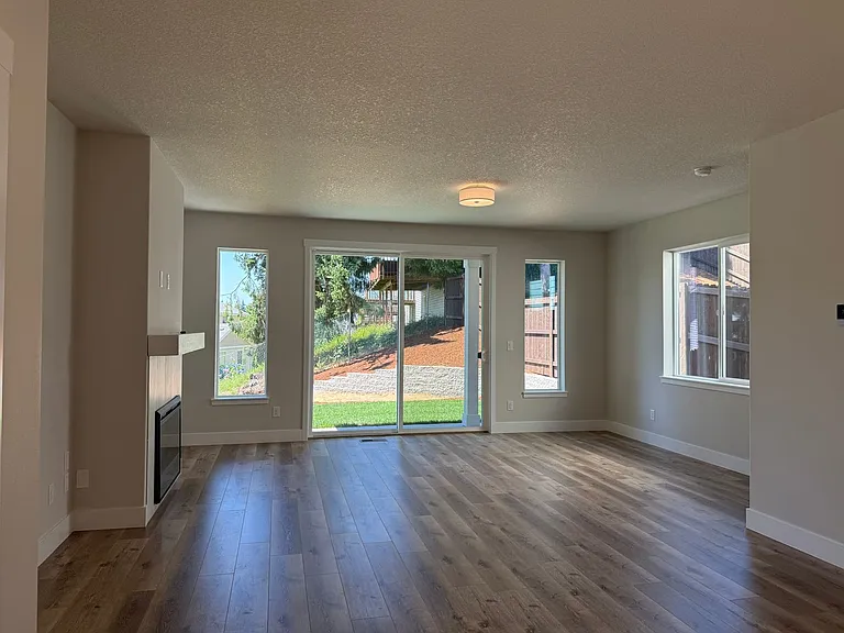 9702 NE 29th Ave — Photo 3