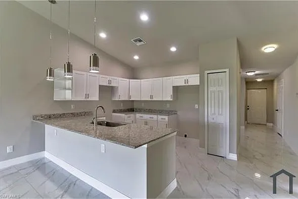 3 bed, 1200 sqft, $2,200 — Photo 3