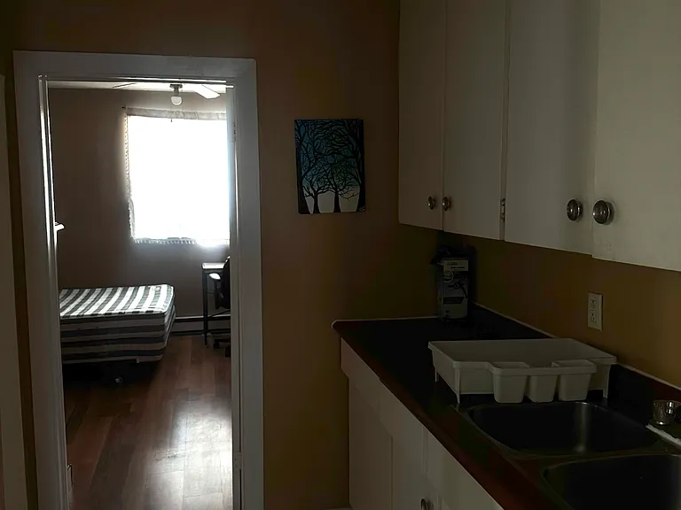 327 Laurier Ave E #2 — Photo 4
