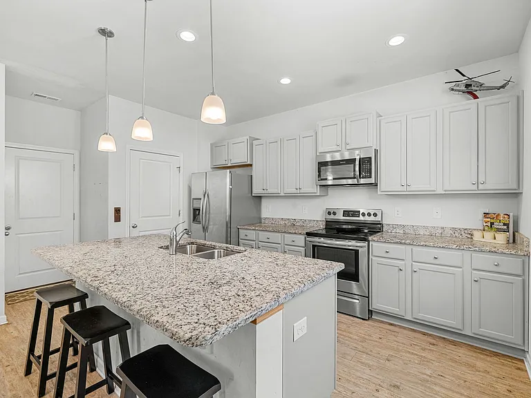 206 J Belton Ct — Photo 31