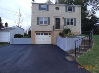 14 Hallmark Dr, Penn Hills, PA 15235
