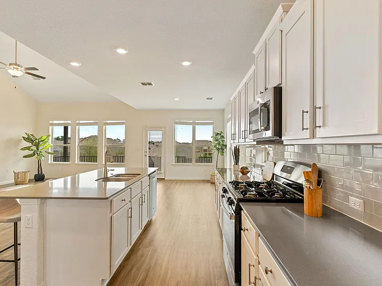 607 Allende Bnd — Photo 9