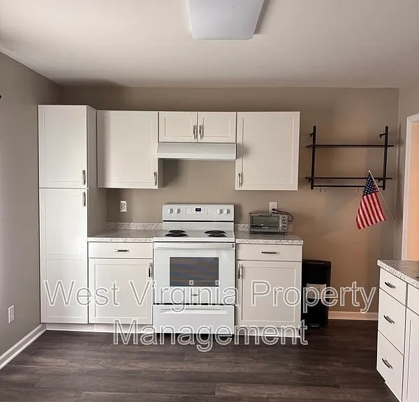 312 Highland St — Photo 8
