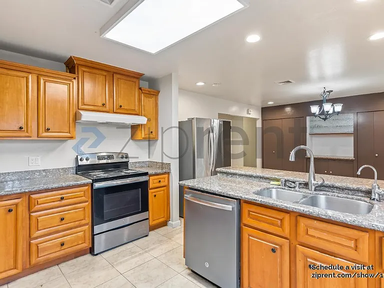 685 Carmar St — Photo 16