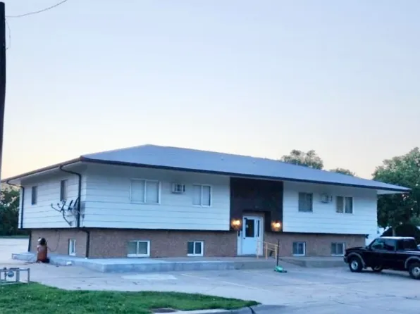 103 10th St, Beaver City, NE 68926