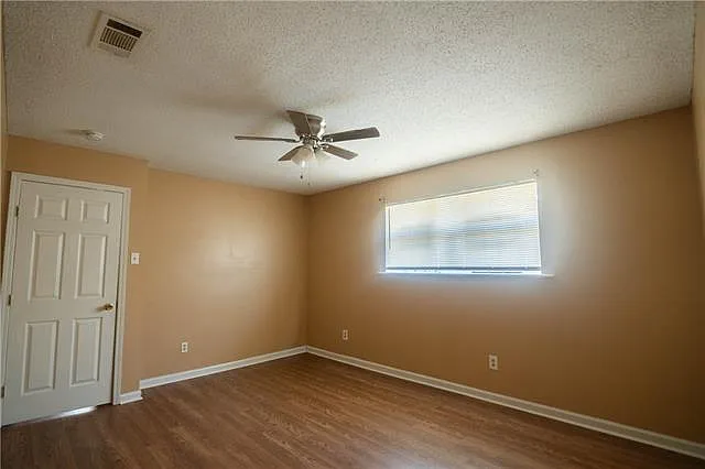 7700 Arcadia Ln — Photo 3
