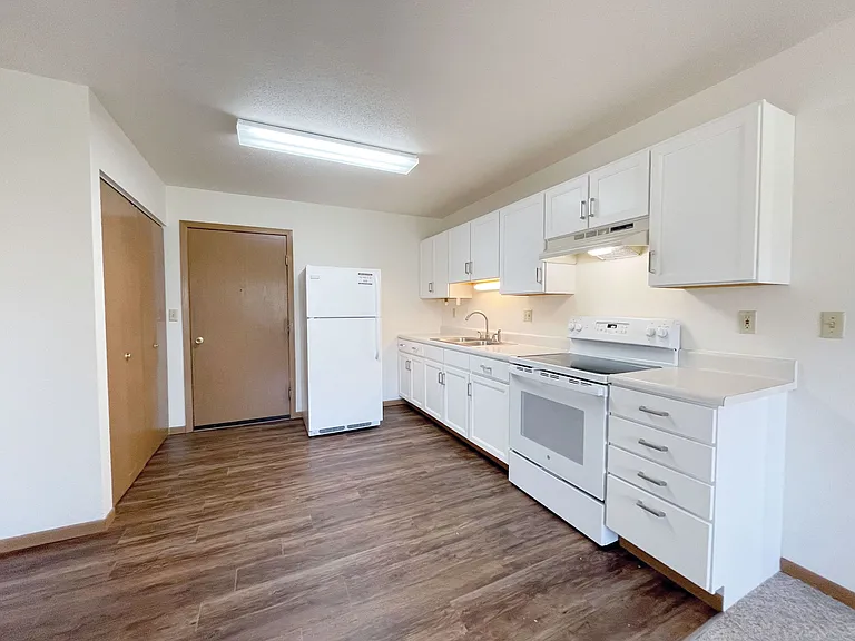 Dakota Terrace Apartments — Photo 12