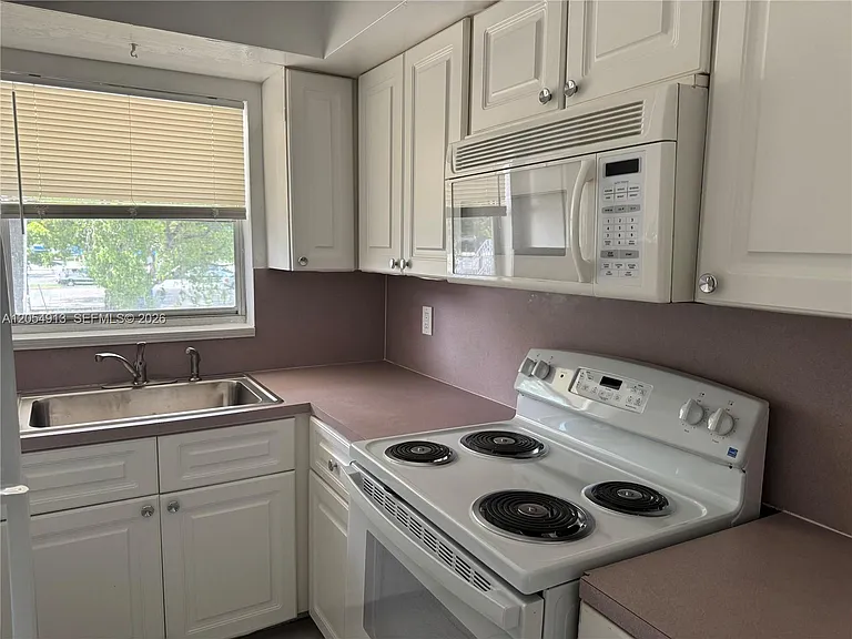 3500 Harrison St #12 — Photo 7