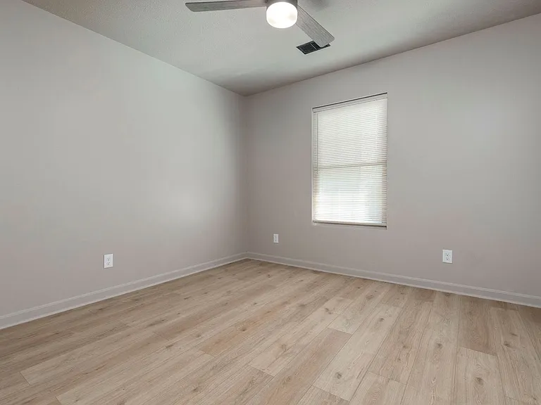 1238 S Preston St — Photo 11