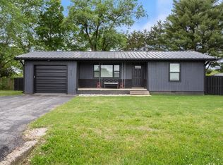 843 S Curtis Ave, Pea Ridge, AR 72751