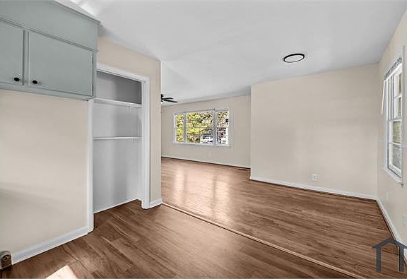 5th image of 405 18th Ct NW