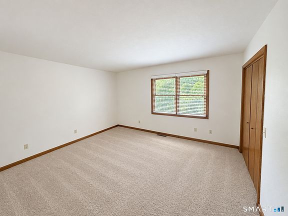 5th image of 73 Roberts St