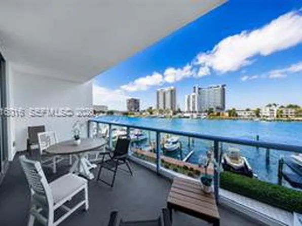 7928 East Dr APT 305, North Bay Village, FL 33141