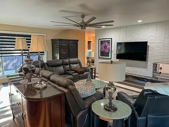 1543 Oakcrest Dr — Photo 15