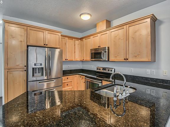 3rd image of 1325 NE Birkshire Ct