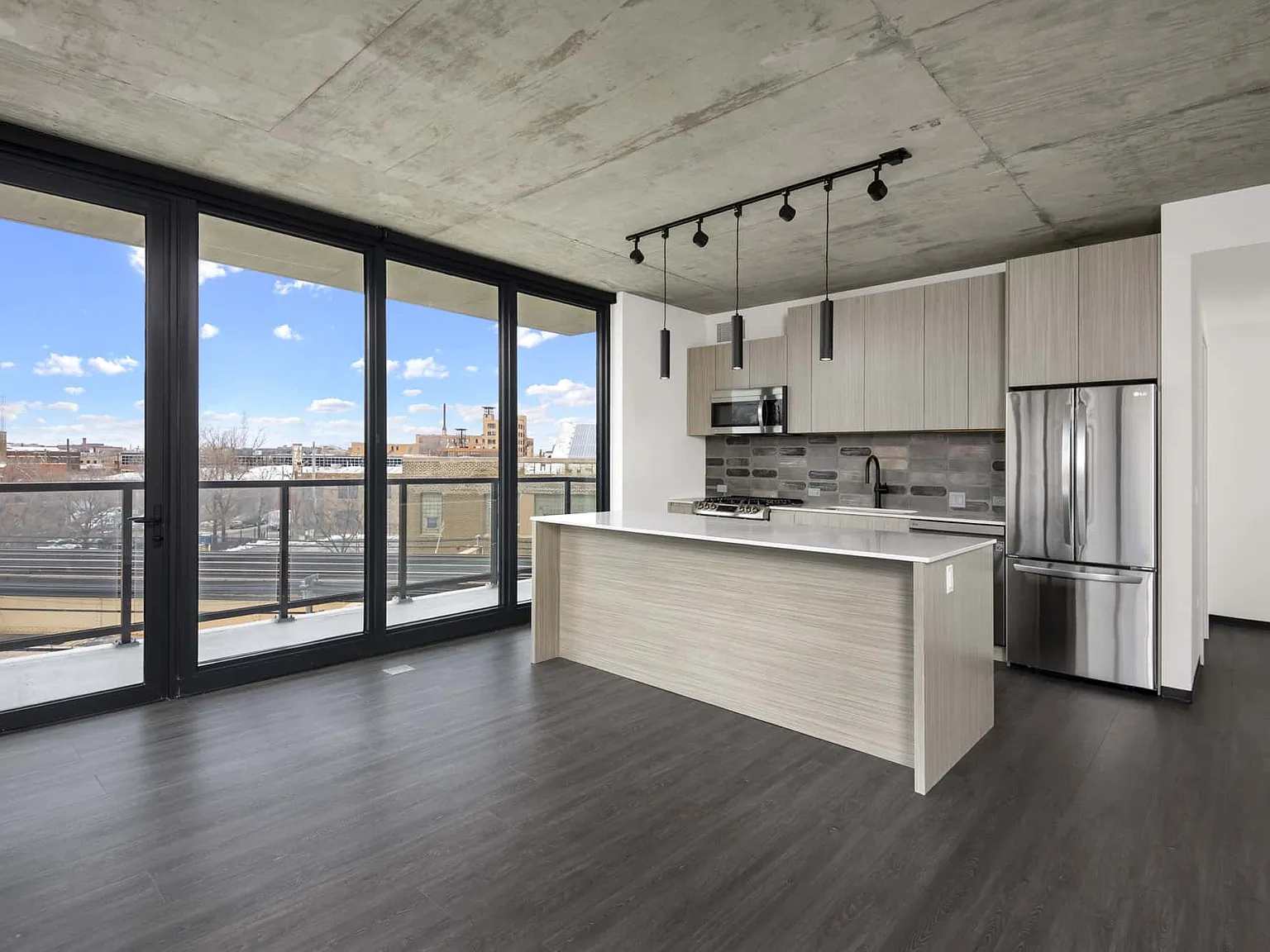 1 bed, 750 sqft, $2,700 — Photo 3