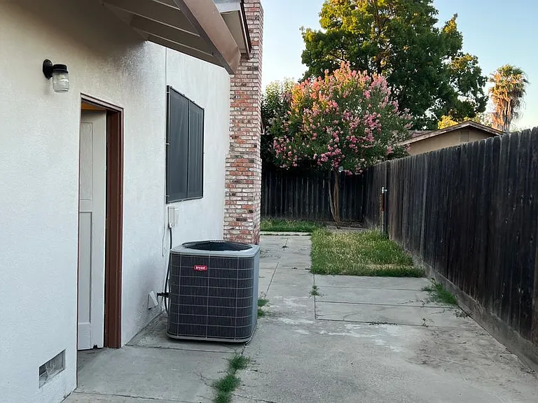 2409 Riedel Way — Photo 15