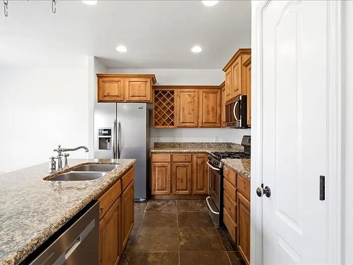 2113 E Glamis Ct — Photo 10