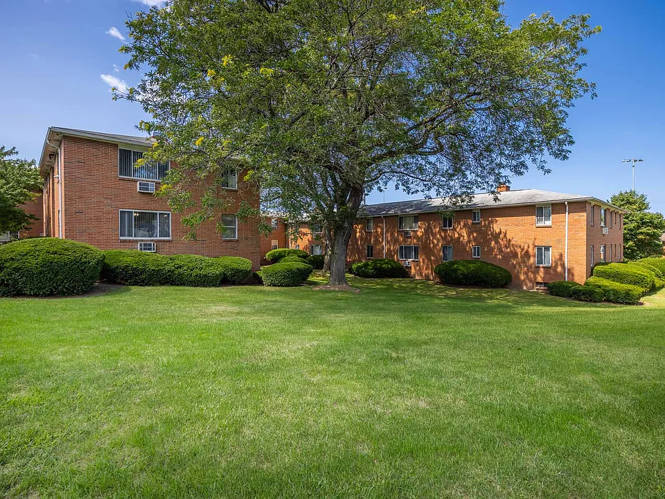 Highland Bay Apartments