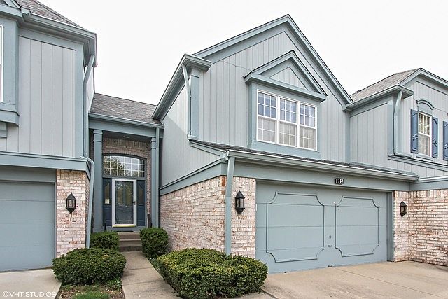 1st image of 833 Marseilles Cir