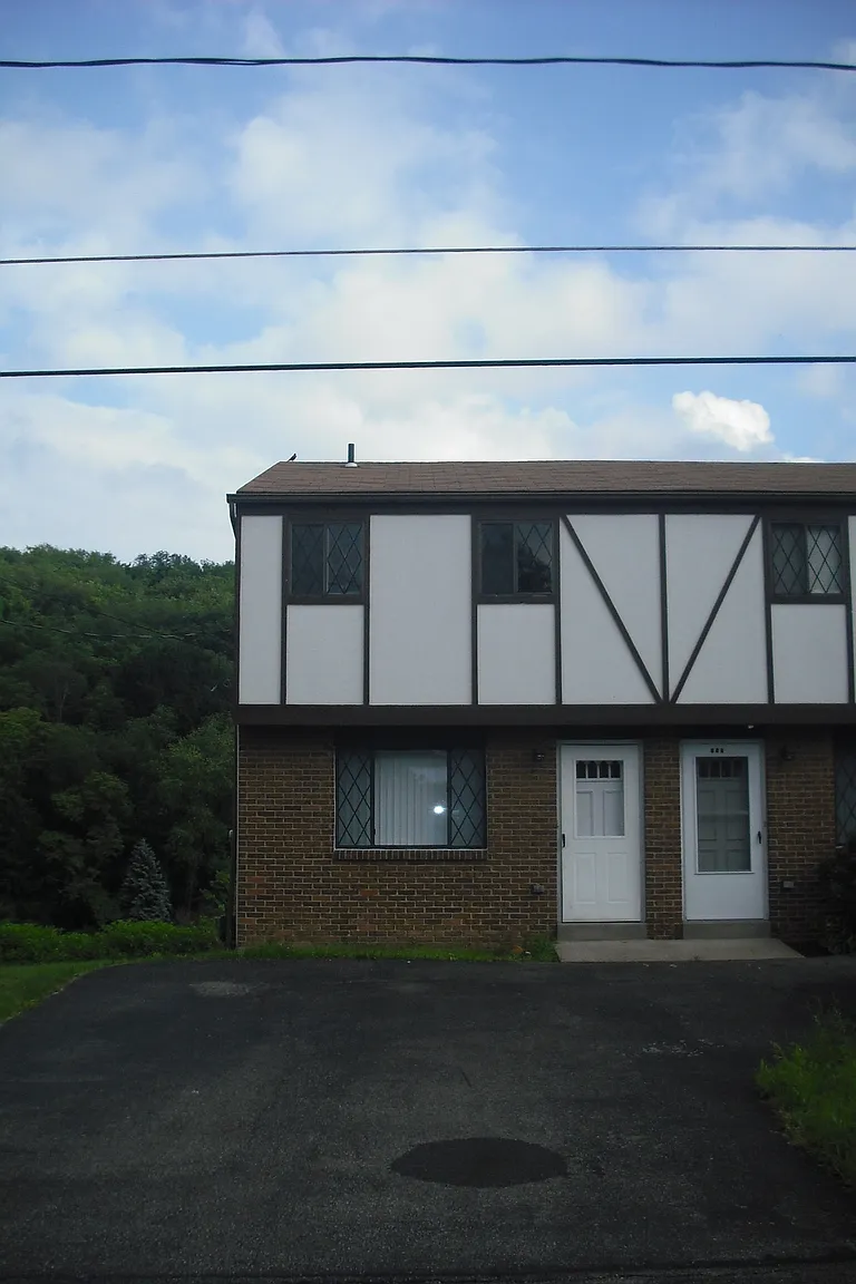 216 Park St photo 1
