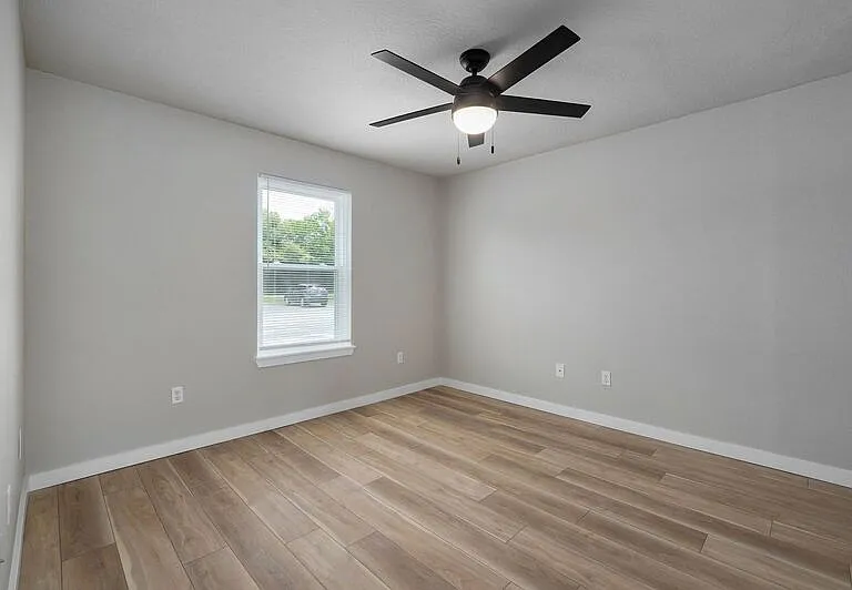 2213 E Macs Ct #13 — Photo 9