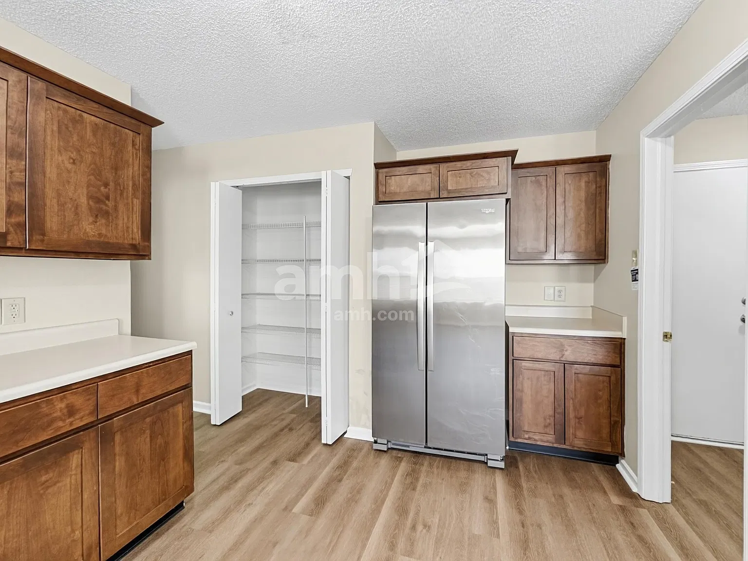 4 bed, 2.5 bath, 2328 sqft, $2,150 — Photo 4
