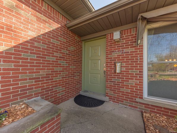 2441 Buckingham Rd, Ann Arbor, MI 48104
