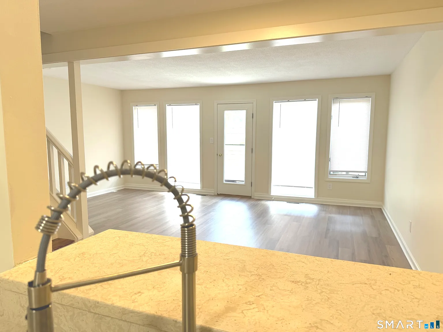 2 bed, 1.5 bath, 1298 sqft, $3,100 — Photo 2